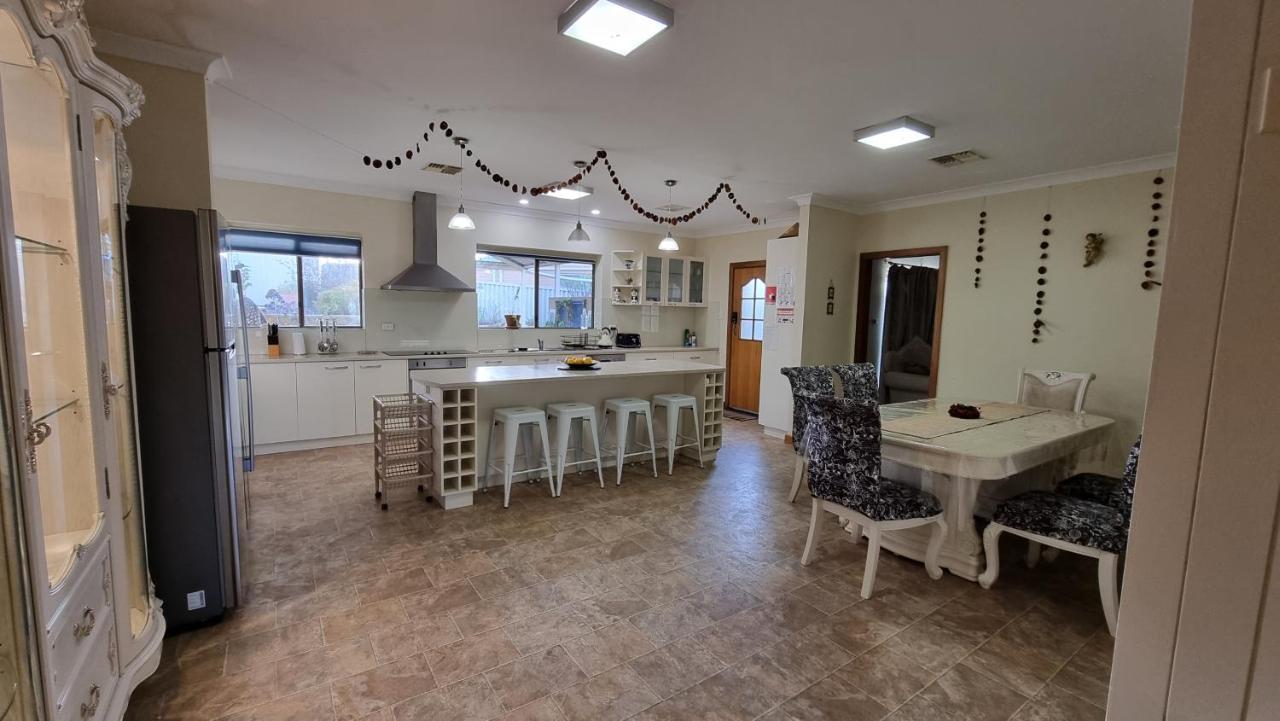 Spacious Holiday Home - Waikerie Esterno foto